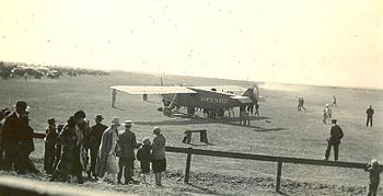Travel Air NX869
