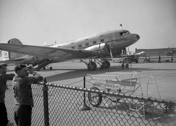 Douglas DST, Chicago, IL, May 6, 1937 (Source: W.A. Traver Sr.)