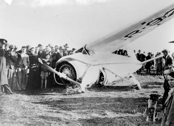 NR926Y, Front, Port Quarter, Ballinrode, September 22, 1935 (Source: Murphy) 