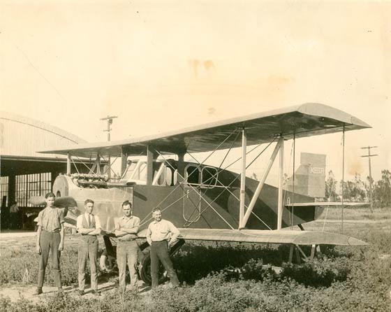 Lee Brusse (L) With Three Unidentified, 1924 (Source: Underwood)